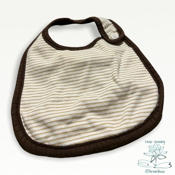 Bundle Sale 3 for $15 | Set of Feeding Bibs - "Mom's Mane Guy" & Lion Bib - Picture 5 of 9